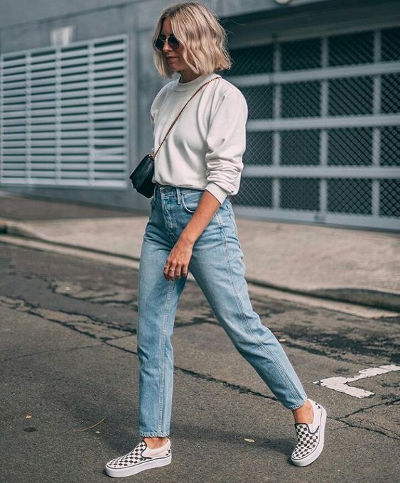 31 Trendy And Casual Outfits With Vans | Comfy Jeans Outfit, Mom Jeans  Outfit Winter, Jeans Outfit Winter