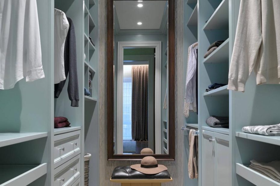 75 Small Walk-In Closet Ideas You'Ll Love - August, 2023 | Houzz